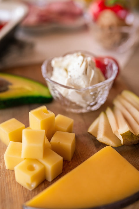 De top 5 kruiden om toe te voegen aan je kaasplankje voor een heerlijke twist